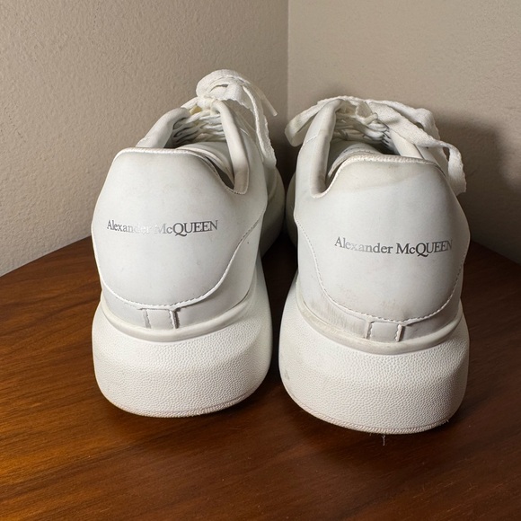 Alexander McQueen Women’s Oversized Sneaker in White Size 41 - Picture 11 of 14